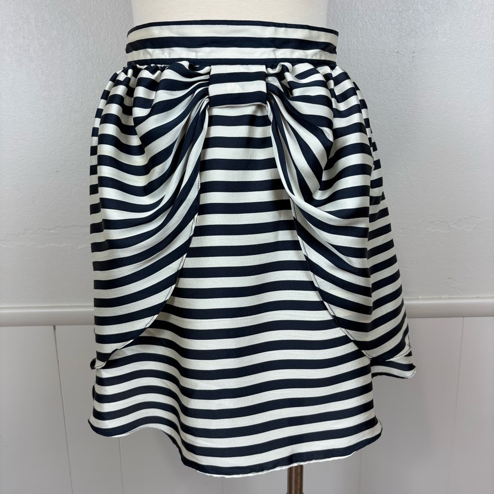 H&M Striped Mini Skirt Navy Blue Cream Size 10 Bow Front Nautical Preppy Elegant